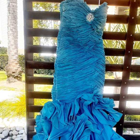 Alyce Designs AQUA Ruche Bodice Strapless Mermaid Dress Maxi Gown Slit Ruffles 4 - Picture 7 of 17